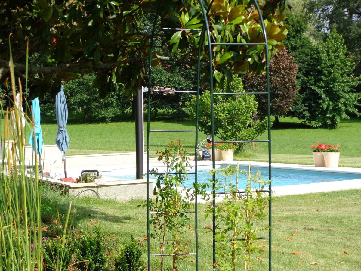 La Maison Ribotteau L'Isle-Jourdain  Exterior foto